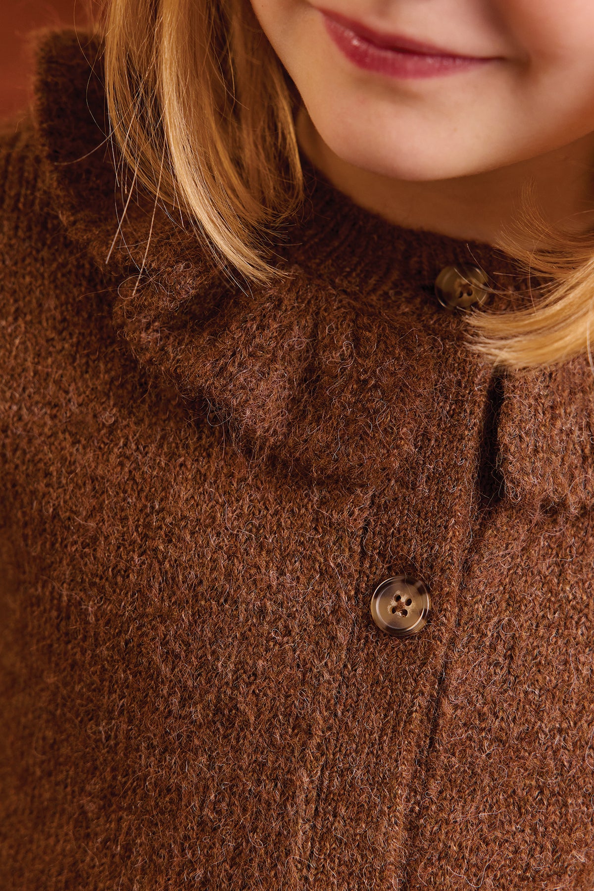 Cardigan - Paloma marrón con volante