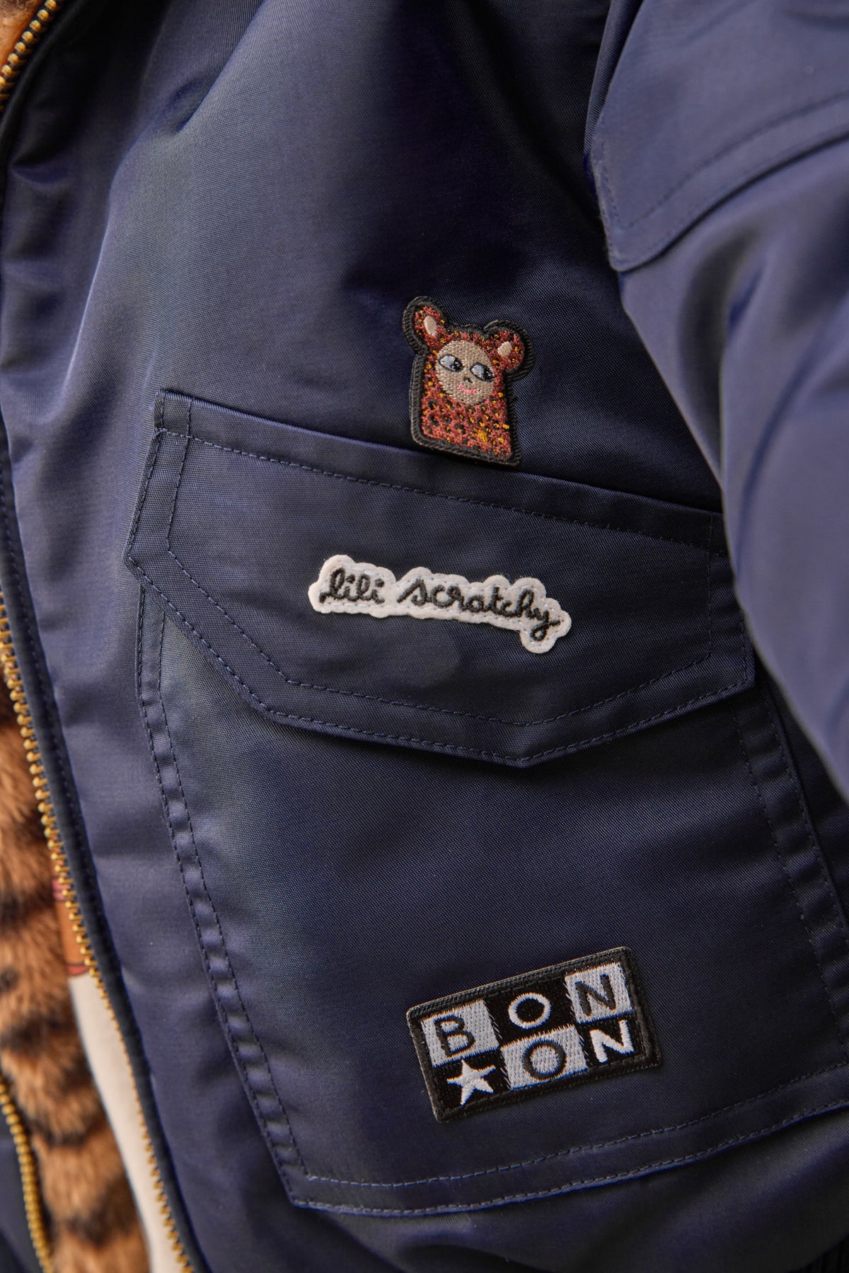 Cazadora bomber - Joyce Bonton x Lili Scratchy